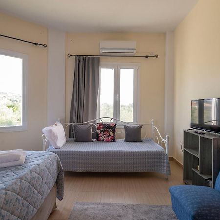 La Vatura Hotel Gialova Ngoại thất bức ảnh