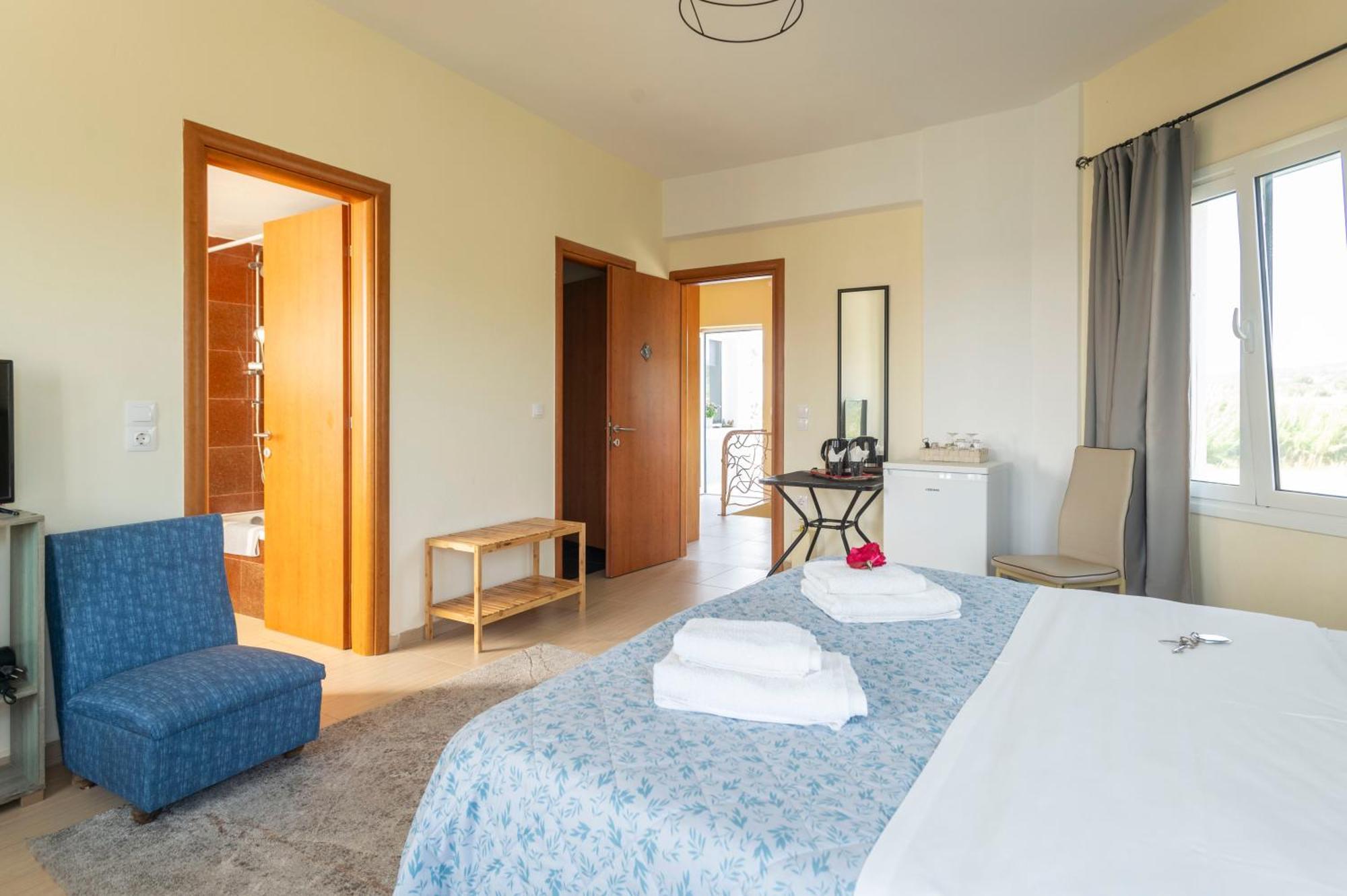 La Vatura Hotel Gialova Ngoại thất bức ảnh