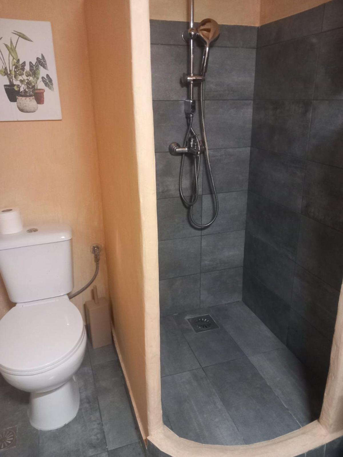 La Vatura Hotel Gialova Ngoại thất bức ảnh