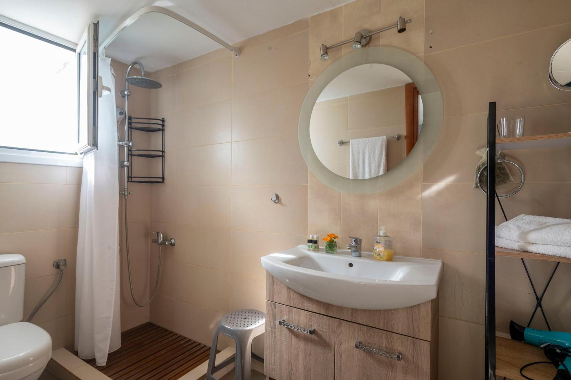 La Vatura Hotel Gialova Ngoại thất bức ảnh